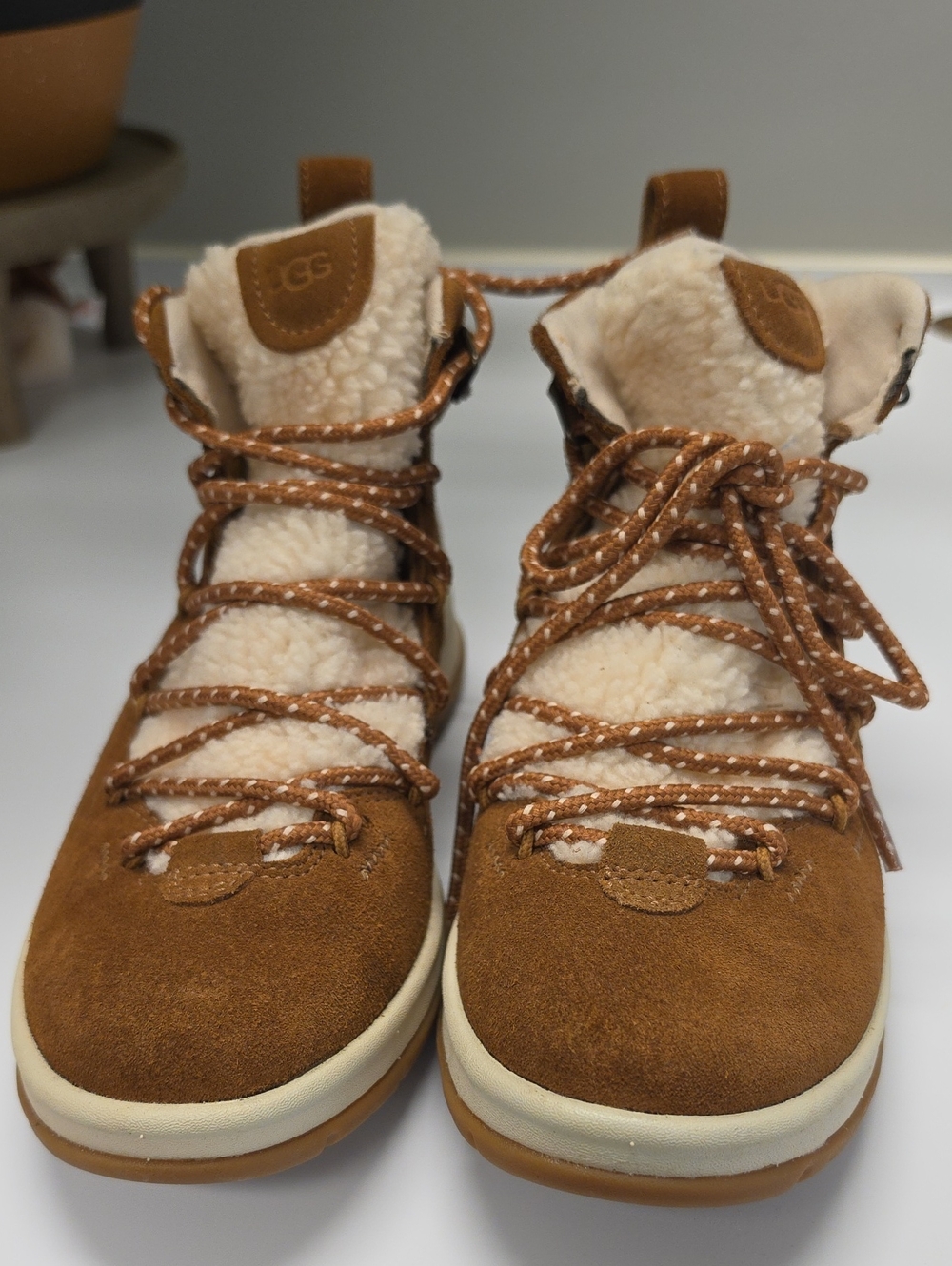 UGG Womens Lakesider Heritage Sneaker-Boot Hybrid -7